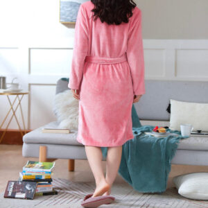 Peignoir kimono féminin idéal pour le bain et la maison