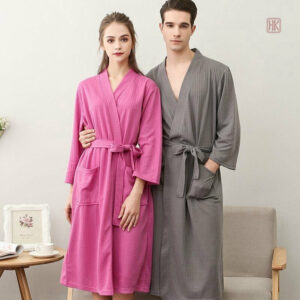 Peignoir de bain doux en couleur violet