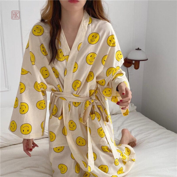 Peignoir femme avec motifs ludiques
