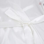 Peignoir blanc élégant pour dames