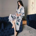 Peignoir long et chaud pour femme en style kimono