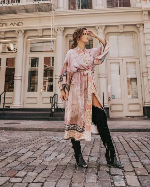Kimono long soyeux à manches longues