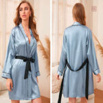 Vêtement de nuit femme, peignoir turquoise chic et pratique