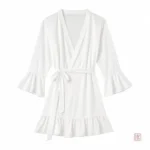 Peignoir d'été blanc, style kimono avec détails volantés