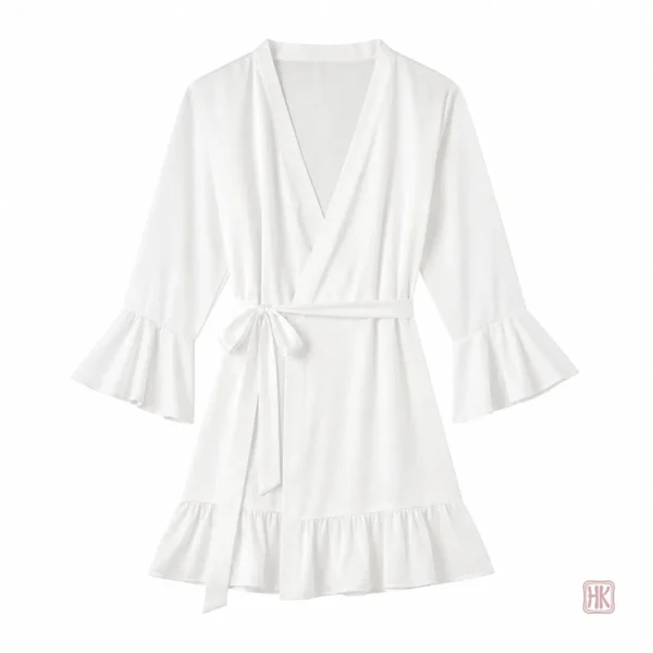 Peignoir d'été blanc, style kimono avec détails volantés