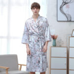 Peignoir kimono blanc fleuri pour homme