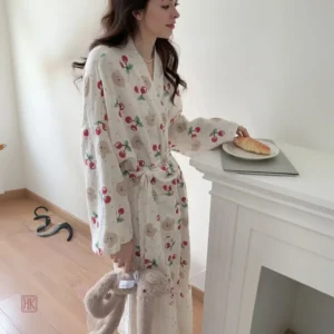 Peignoir léger à motifs cerises, style kimono
