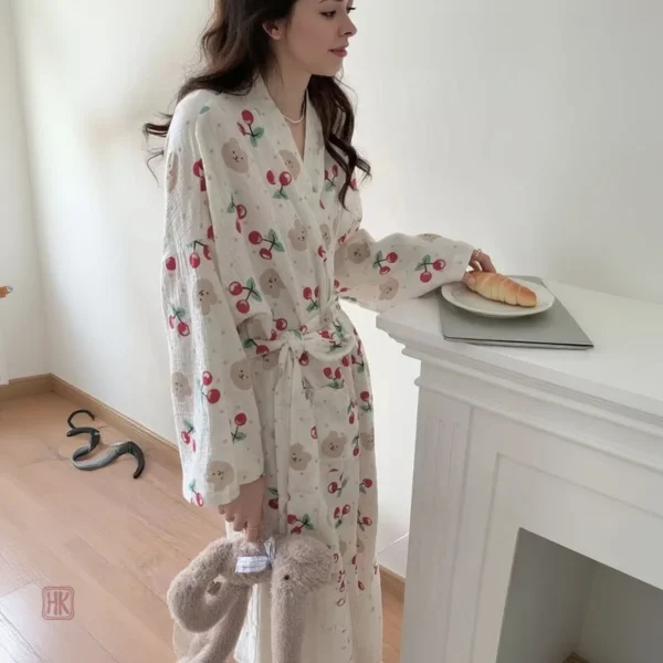 Peignoir léger à motifs cerises, style kimono