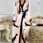 Kimono élégant pour femme avec design de chat