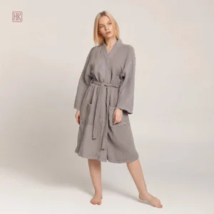 Kimono de nuit doux et élégant