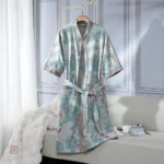 Kimono à fleurs bleues, idéal pour un look décontracté