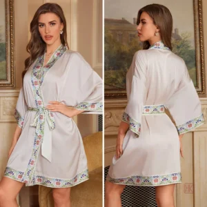 Peignoir kimono élégant, parfait pour des moments de détente