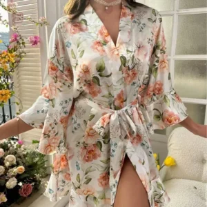 Kimono fleuri pour un style raffiné et chic