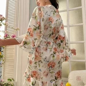 Kimono floral, parfait pour la détente et le confort
