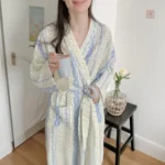 Peignoir kimono léger en bleu vintage élégant