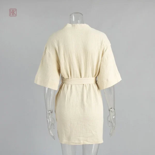 Vêtement d'intérieur kimono féminin beige manches courtes