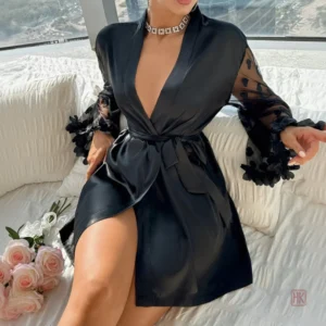 Kimono noir pour femme, style raffiné et chic