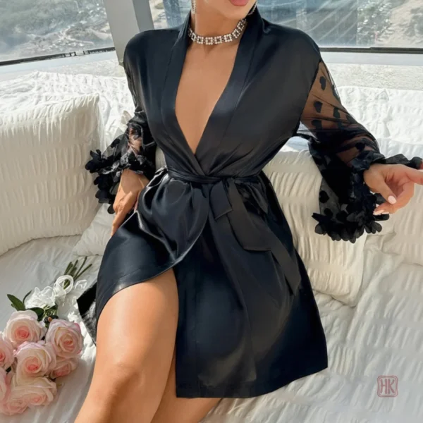 Kimono noir pour femme, style raffiné et chic