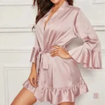 Peignoir léger et élégant en rose pour l'été