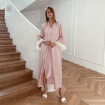 Détail du peignoir long femme en rose
