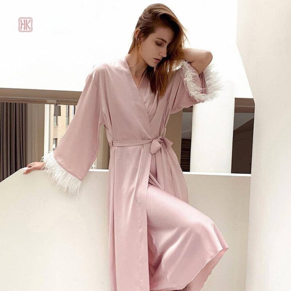 Peignoir femme chic en rose pour le bien-être