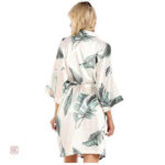 Peignoir court en satin à motifs floraux