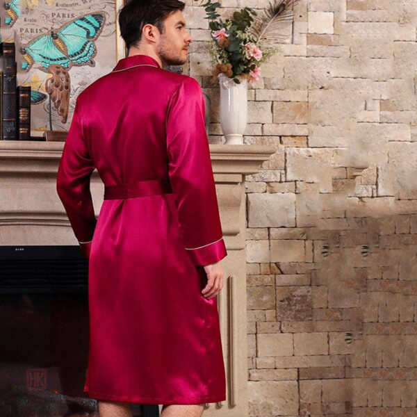 Kimono homme satiné, idéal pour un confort raffiné