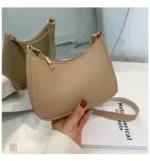 Sac tendance pour compléter une tenue féminine