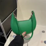 Petit sac femme avec design contemporain