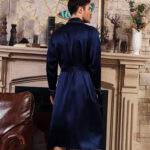 Pyjama en soie pour homme, couleur bleue