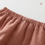 Vêtement de Nuit en Rose, Style et Chaleur