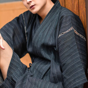 Kimono court homme en tissu léger
