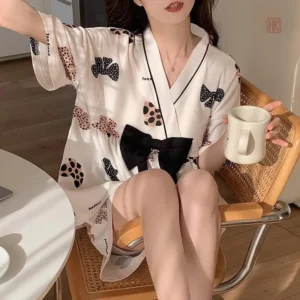Vêtement d'été léger en style kimono pour femme