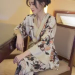 Kimono doux pour un confort nocturne raffiné
