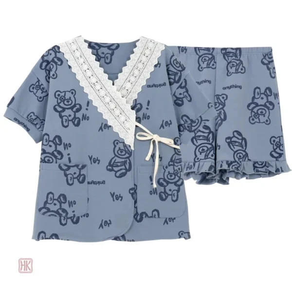 Pyjama féminin bleu, style kimono, avec finition en dentelles