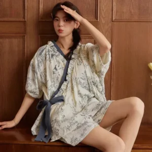 Kimono d'été féminin avec design élégant et fluide