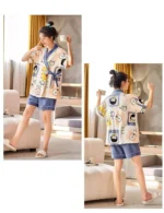 Variété de pyjamas kimono pour femmes, design chic et moderne