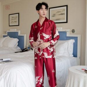 Vêtement de nuit homme, design kimono élégant