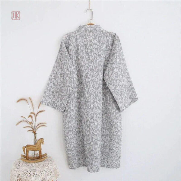 Kimono homme avec motif de vagues traditionnelles japonaises