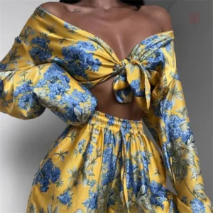 Kimono jaune élégant pour des nuits raffinées