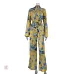 Kimono jaune pour un look séduisant à la maison