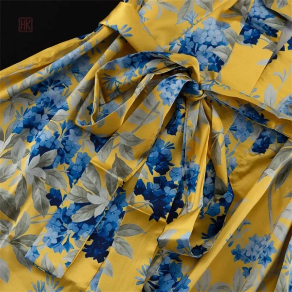 Vêtement de nuit en kimono, style moderne