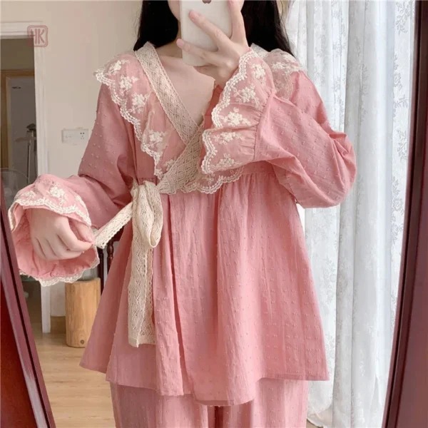 Pyjama Lolita avec design chic et féminin