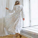Vêtement kimono en blanc, idéal pour une tenue estivale élégante