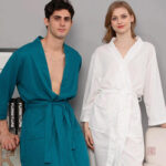 Vêtement d'intérieur pour homme en style kimono