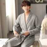 Robe de chambre homme gris en style kimono