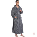Vêtement d'intérieur pour homme en gris doux