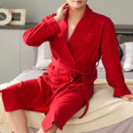 Peignoir homme rouge, design moderne pour le confort