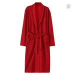 Peignoir homme en rouge, idéal pour la détente à la maison