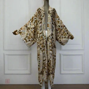Robe kimono en tissu soyeux, style chic et décontracté